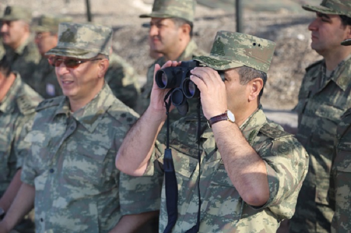 Les Forces armées azerbaïdjanaises tiennent des exercices le long de la ligne de front